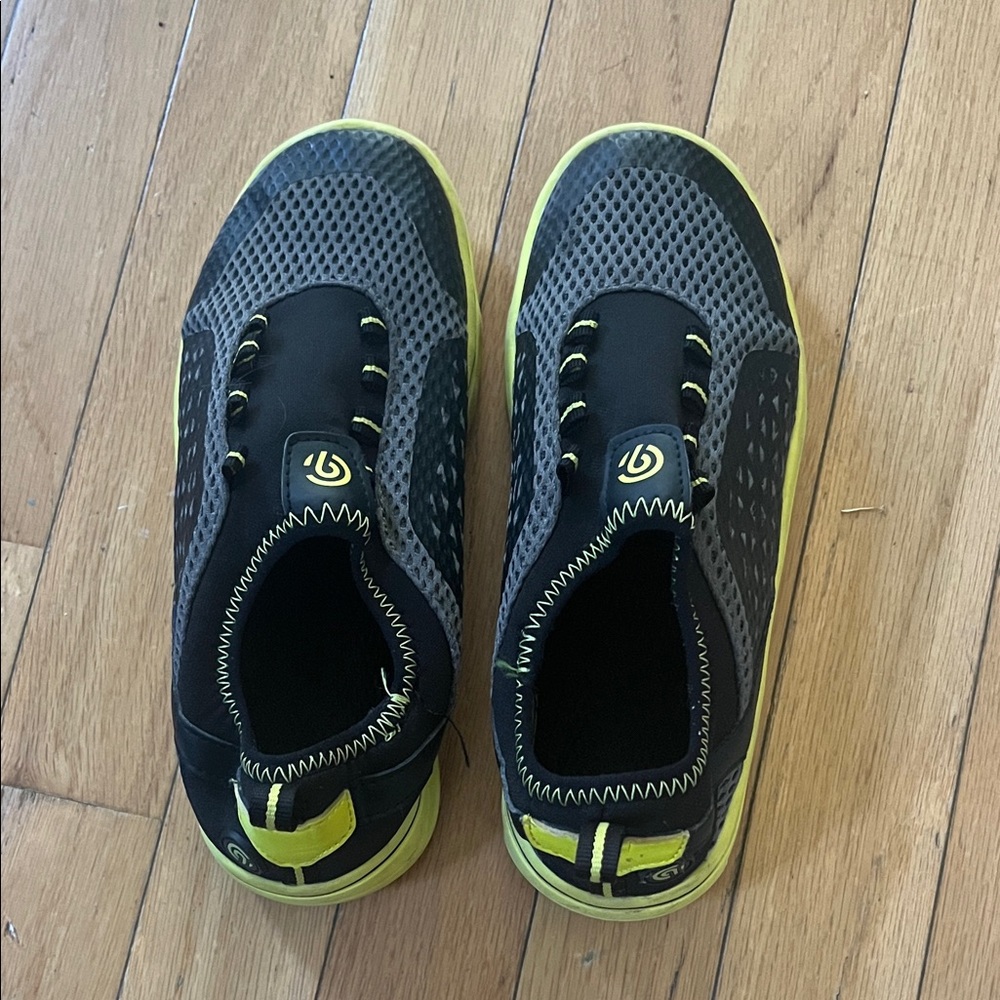 Champion Kids Swim Shoes - Black and Yellow